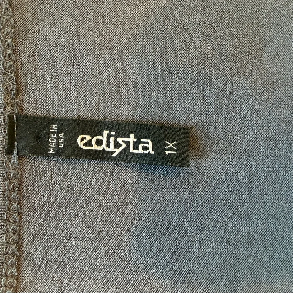 Edista New York City Gray 3/4 Sleeve Top- 1X - Picture 2 of 10